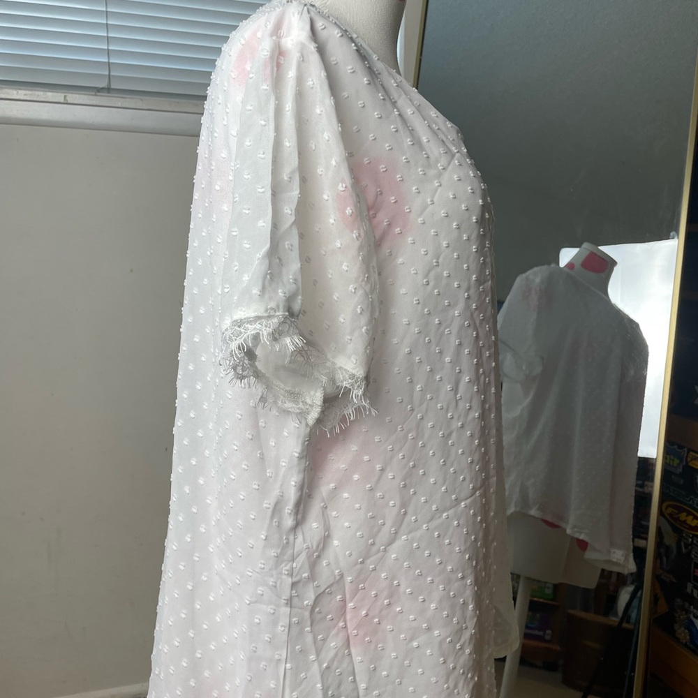 White Top - Picture 3 of 3